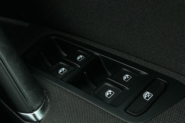 Used Volkswagen Golf 2018 for sale - 75927781: Photo 24