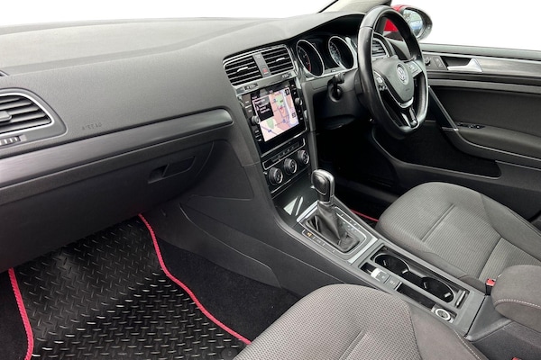Used Volkswagen Golf 2018 for sale - 75927781: Photo 2