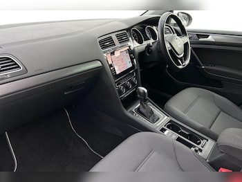 Used Volkswagen Golf 2019 for sale - 76247309: Photo 2