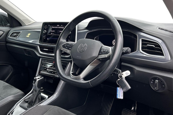 Used Volkswagen T-Roc 2022 for sale - 76001604: Photo 6