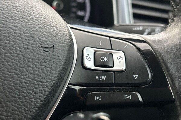 Used Volkswagen T-Roc 2022 for sale - 76073243: Photo 16