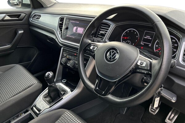Used Volkswagen T-Roc 2022 for sale - 76073243: Photo 6