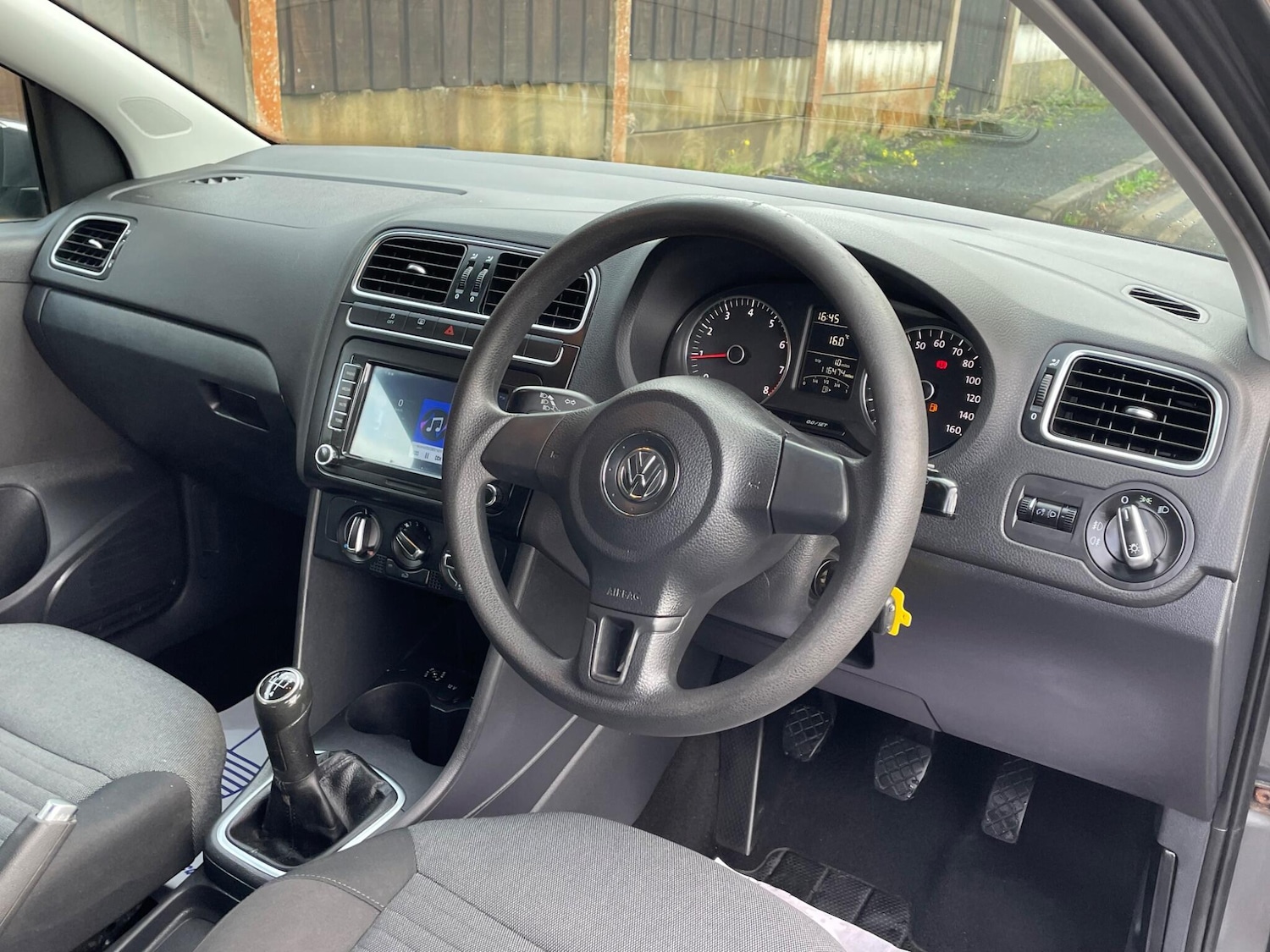 Used Volkswagen Polo 2010 for sale - 76215052: Photo 15