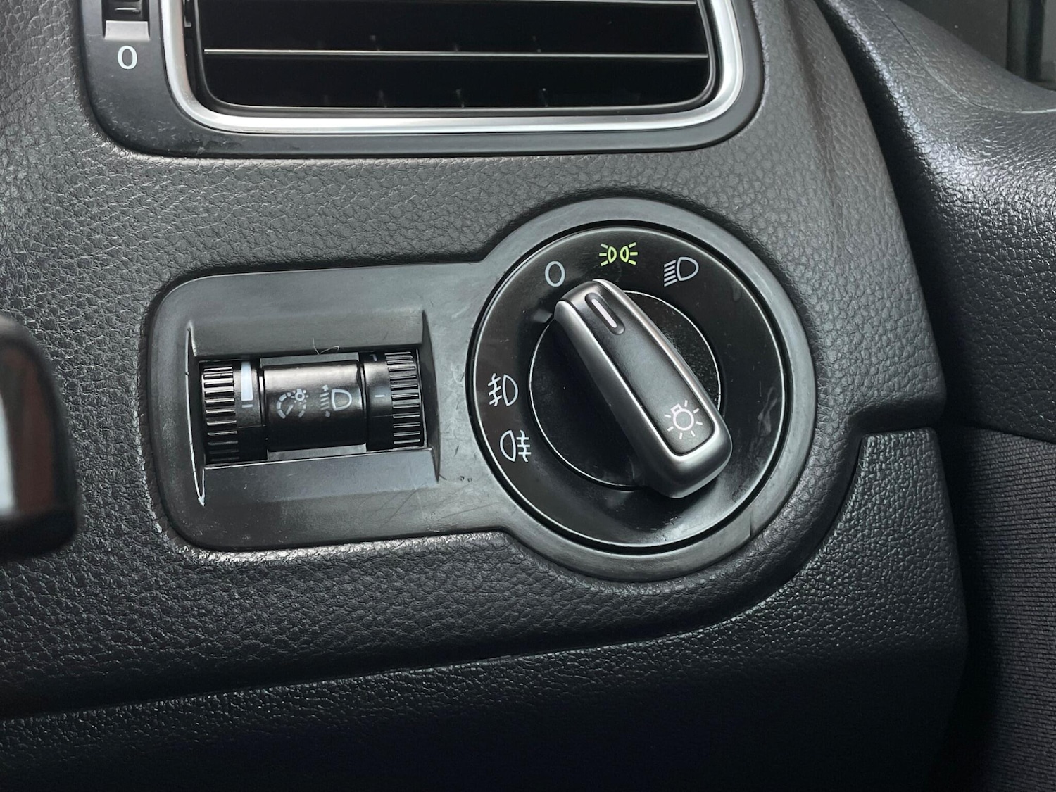 Used Volkswagen Polo 2010 for sale - 76215052: Photo 46