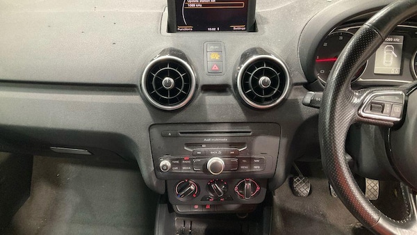 Used Audi A1 2011 for sale - 76214075: Photo 10