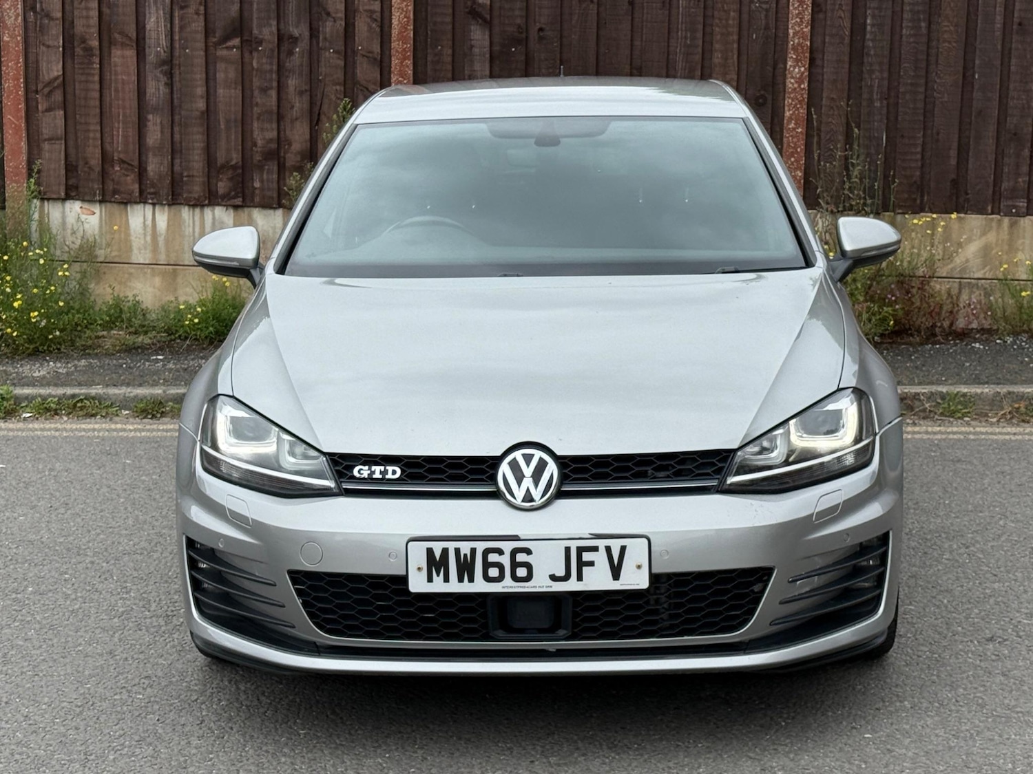 Used Volkswagen Golf 2016 for sale - 76336900: Photo 2