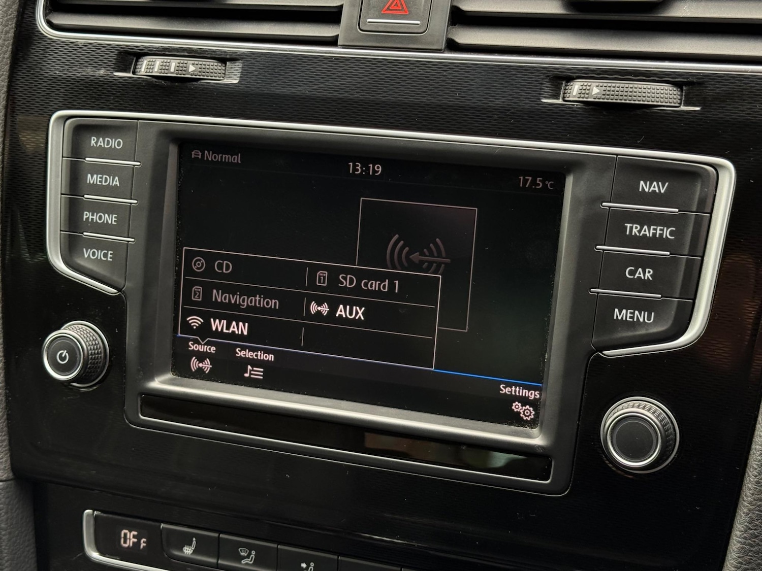 Used Volkswagen Golf 2016 for sale - 76336900: Photo 30