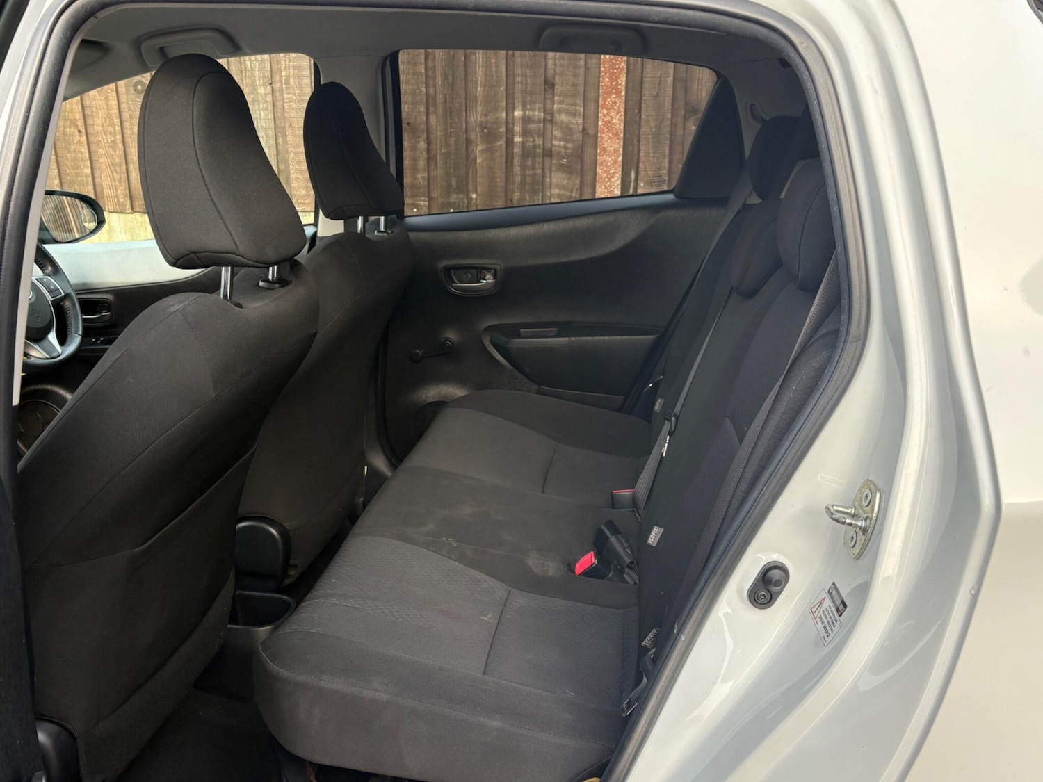 Used Toyota Yaris 2014 for sale - 77478535: Photo 26