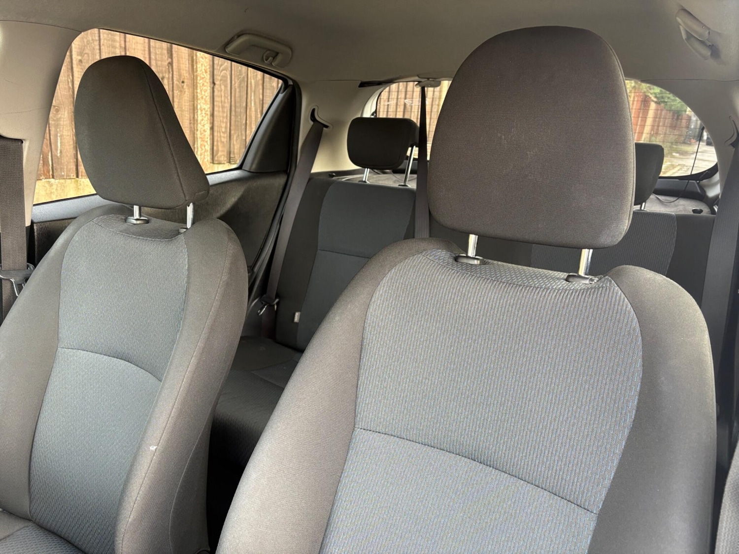 Used Toyota Yaris 2014 for sale - 77478535: Photo 27