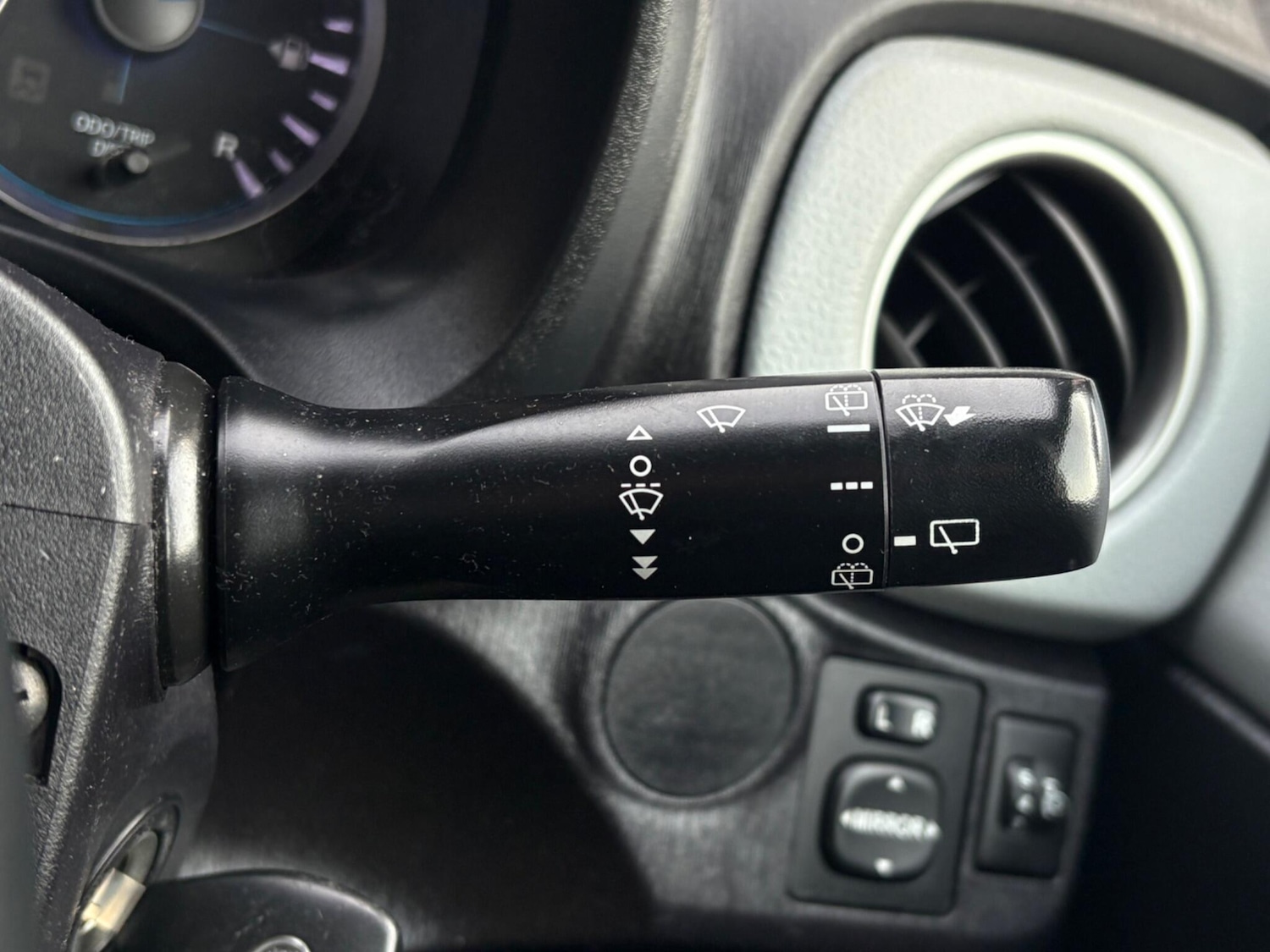 Used Toyota Yaris 2014 for sale - 77478535: Photo 47