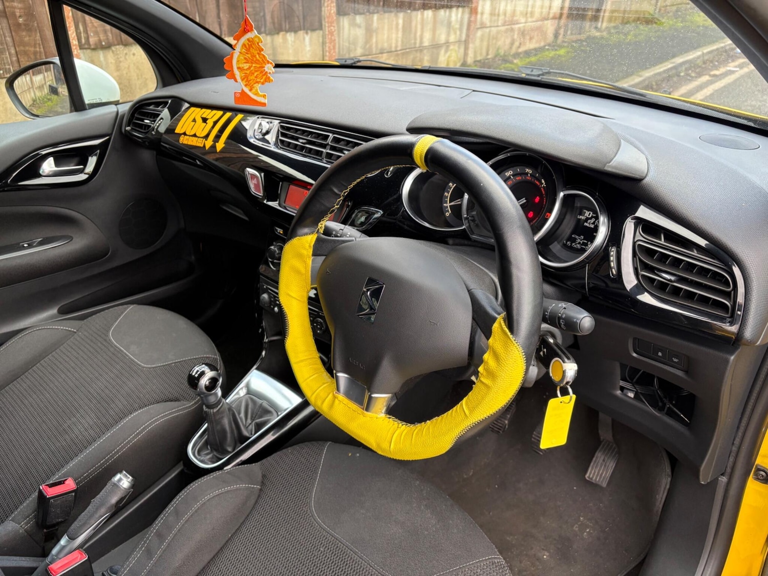 Used Citroen DS3 2013 for sale - 77395849: Photo 15