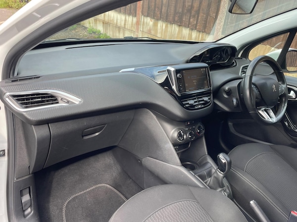 Used Peugeot 208 2017 for sale - 75589815: Photo 14