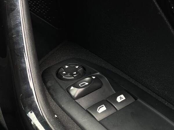 Used Peugeot 208 2017 for sale - 75589815: Photo 49
