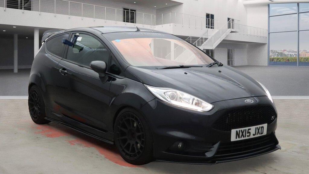 Used Ford Fiesta 2015 for sale - 76823810: Photo 1