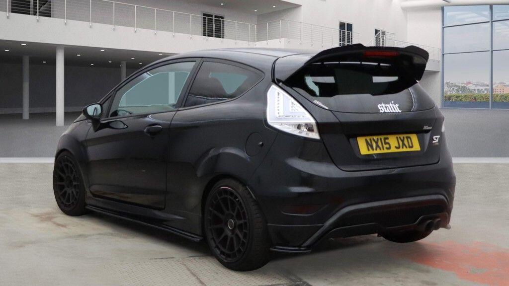 Used Ford Fiesta 2015 for sale - 76823810: Photo 2