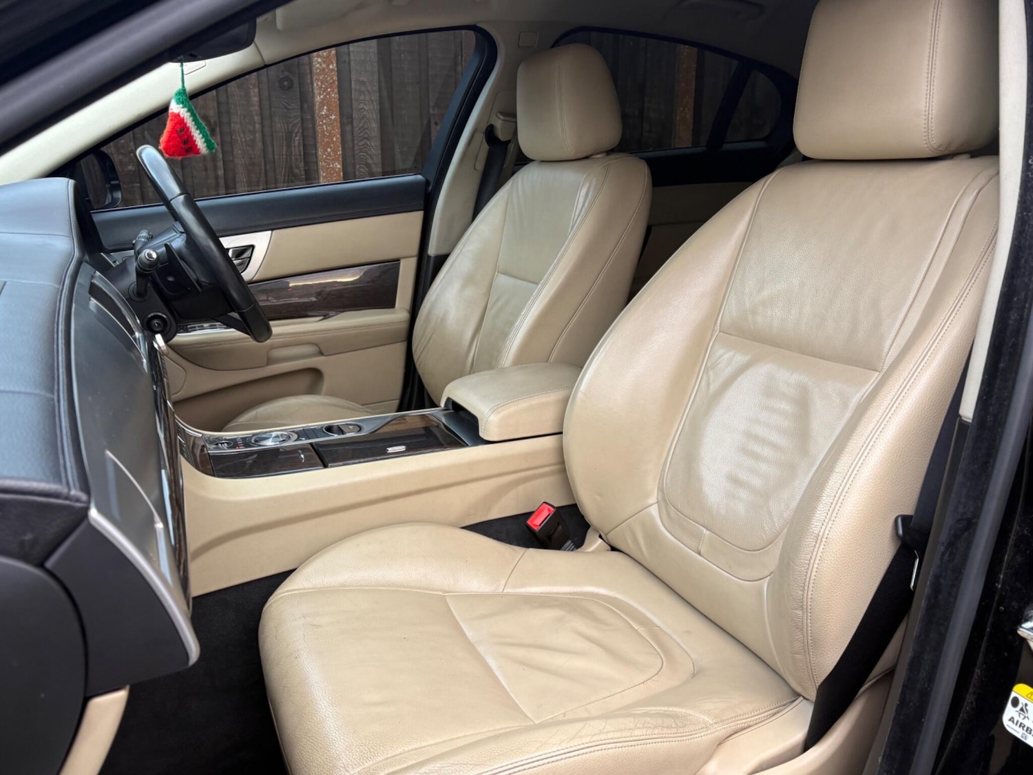 Used Jaguar XF 2015 for sale - 76942393: Photo 23