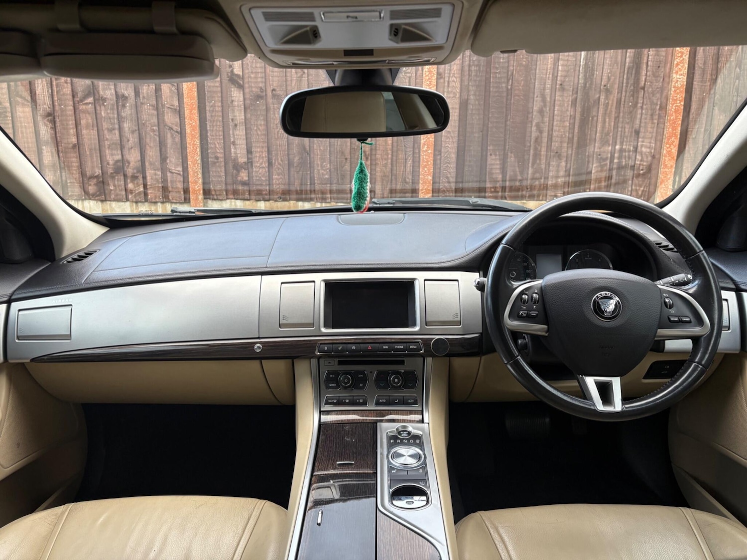 Used Jaguar XF 2015 for sale - 76942393: Photo 27