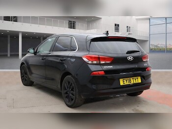 Used Hyundai i30 2018 for sale - 77497023: Photo