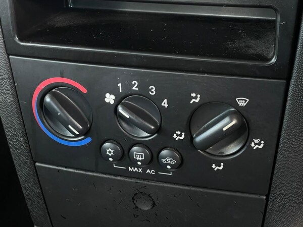 Used Vauxhall Meriva 2003 for sale - 72722830: Photo 44