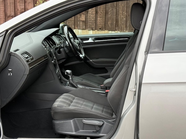 Used Volkswagen Golf 2016 for sale - 75269430: Photo 21