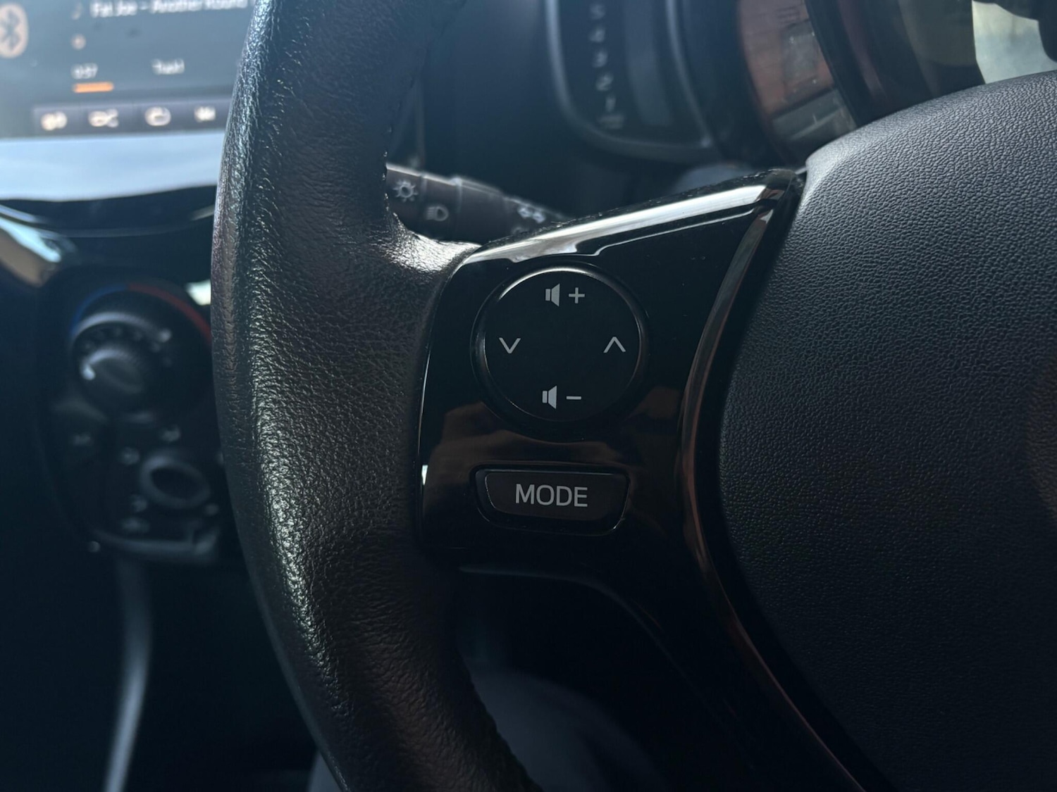 Used Toyota AYGO 2015 for sale - 76975693: Photo 34