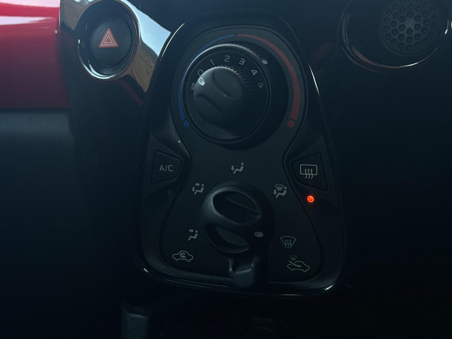 Used Toyota AYGO 2015 for sale - 76975693: Photo 45