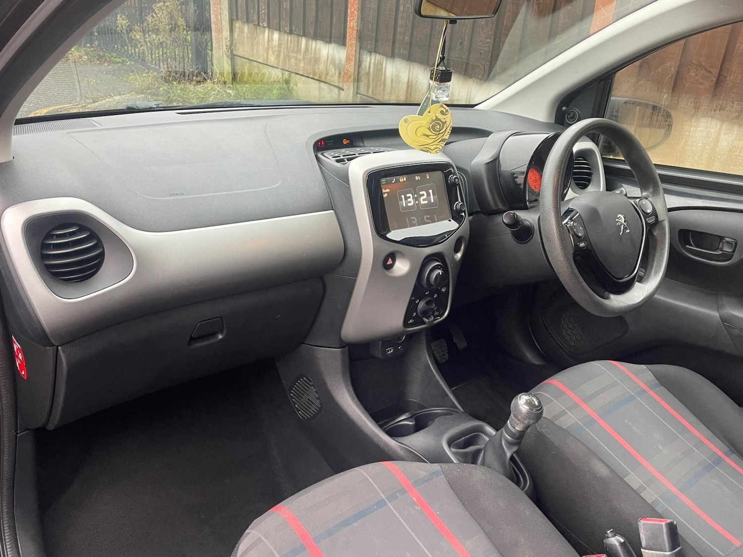 Used Peugeot 108 2015 for sale - 76646254: Photo 14