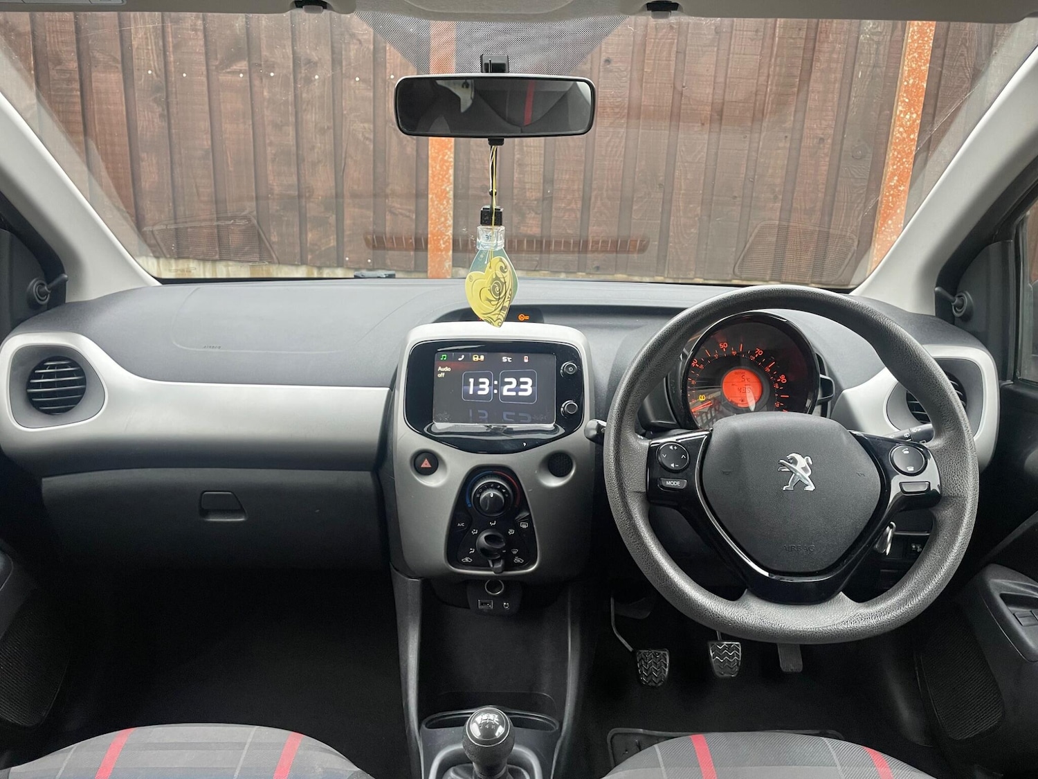 Used Peugeot 108 2015 for sale - 76646254: Photo 17