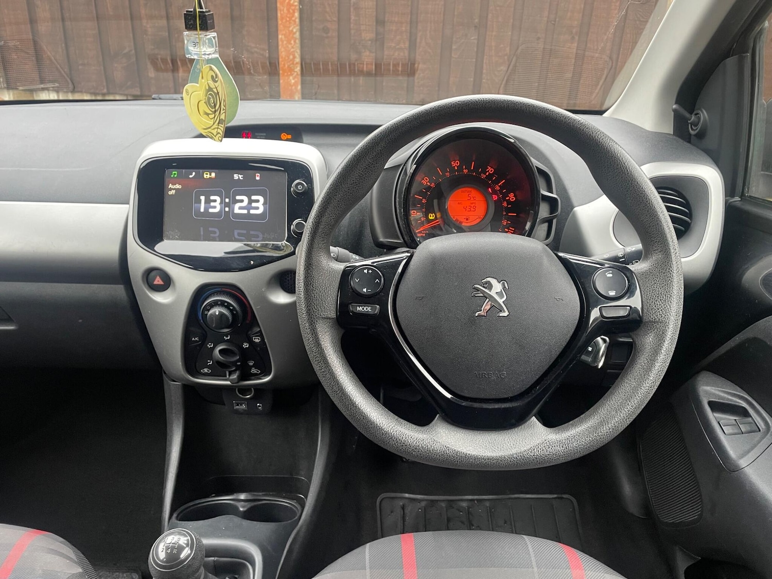 Used Peugeot 108 2015 for sale - 76646254: Photo 18