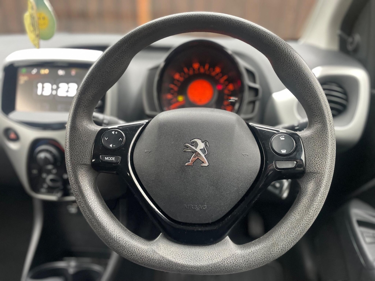 Used Peugeot 108 2015 for sale - 76646254: Photo 19