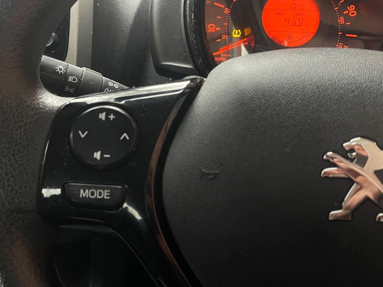 Used Peugeot 108 2015 for sale - 76646254: Photo 30