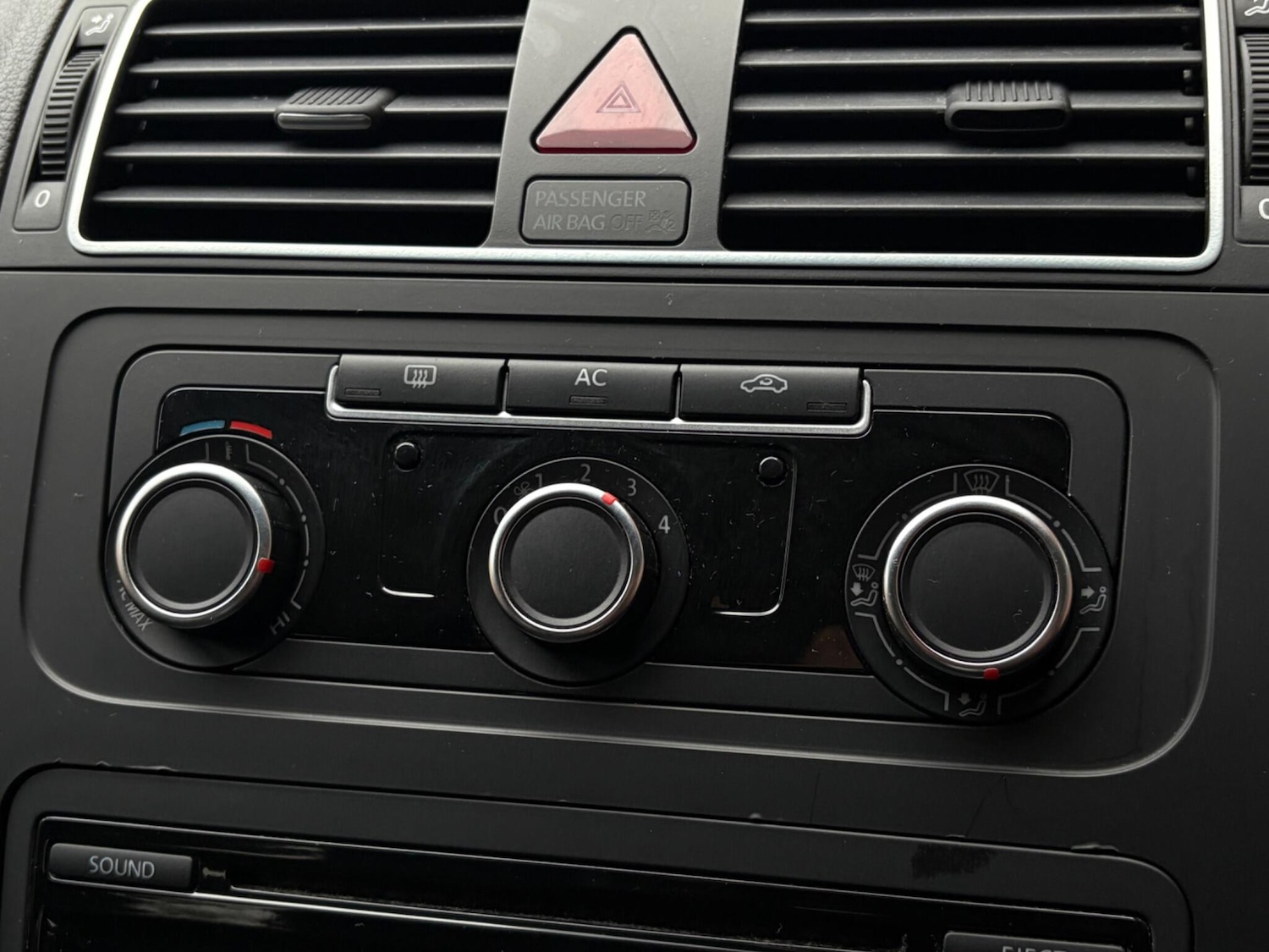 Used Volkswagen Touran 2012 for sale - 77016459: Photo 53