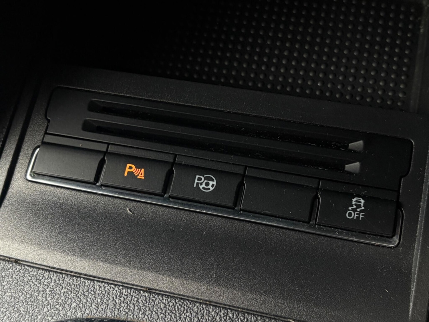 Used Volkswagen Touran 2012 for sale - 77016459: Photo 59