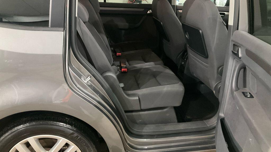 Used Volkswagen Touran 2012 for sale - 77016459: Photo 8