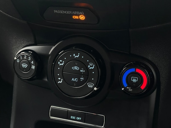 Used Ford Fiesta 2014 for sale - 76215621: Photo 22