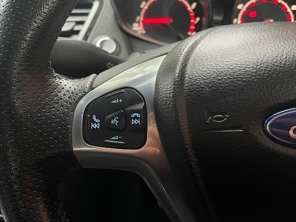 Used Ford Fiesta 2014 for sale - 76215621: Photo 28