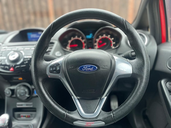 Used Ford Fiesta 2014 for sale - 76215621: Photo 35