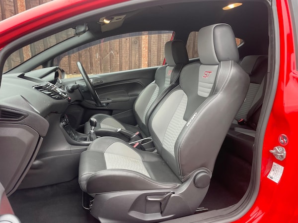 Used Ford Fiesta 2014 for sale - 76215621: Photo 36