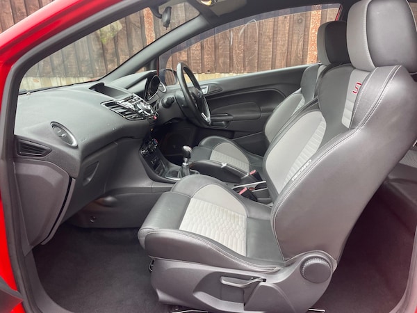 Used Ford Fiesta 2014 for sale - 76215621: Photo 37