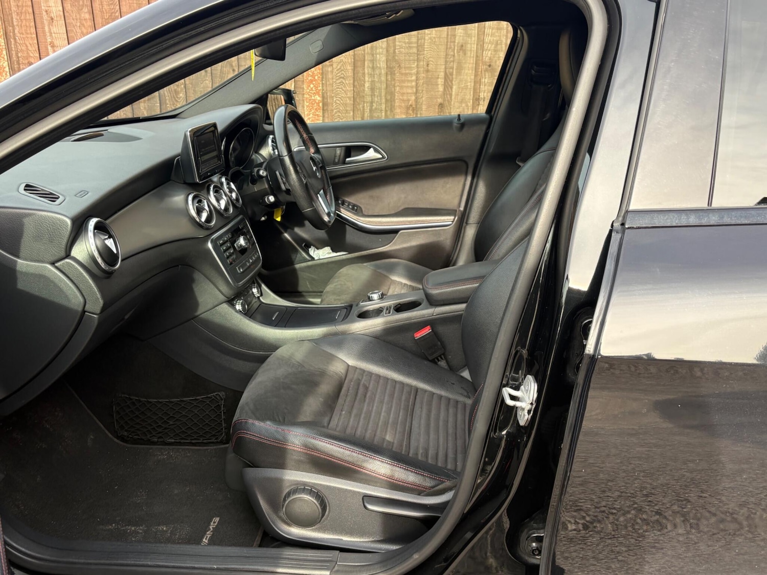 Used Mercedes-Benz GLA 2015 for sale - 77143724: Photo 30