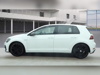 Used Volkswagen Golf 2017 for sale - 77559765: Photo