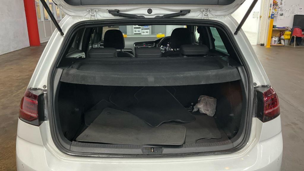 Used Volkswagen Golf 2017 for sale - 77559765: Photo 9