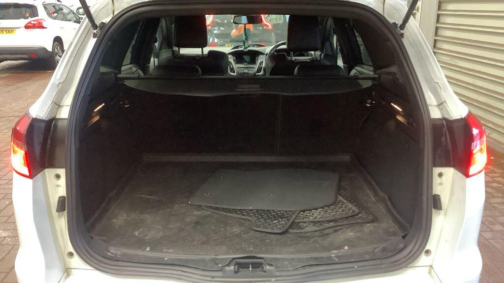 Used Ford Focus 2017 for sale - 77940218: Photo 11