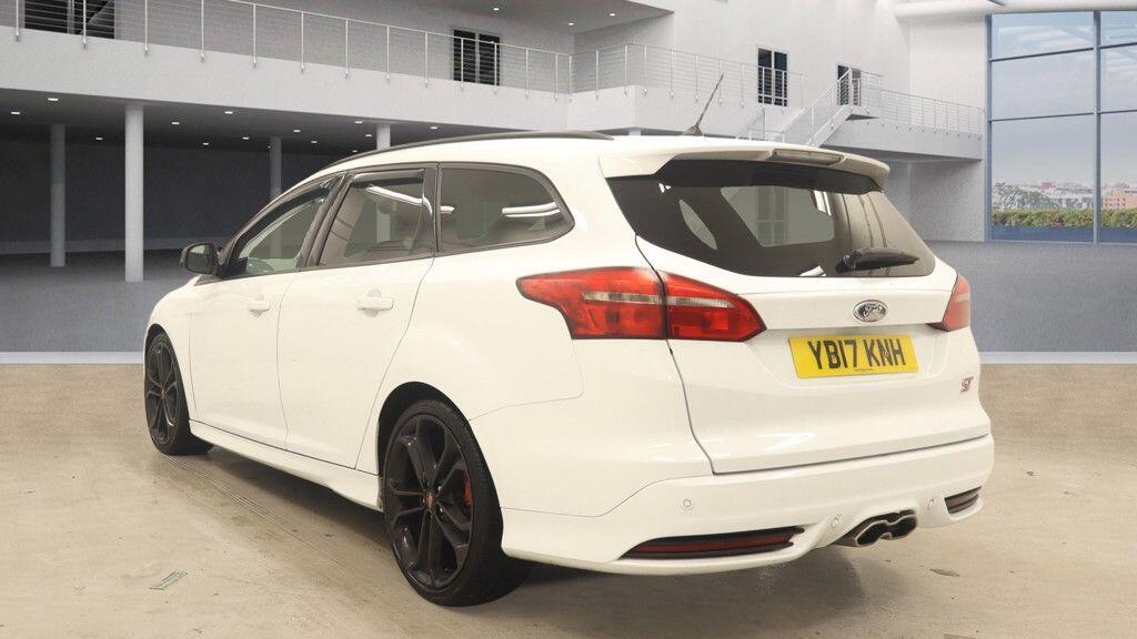 Used Ford Focus 2017 for sale - 77940218: Photo 2