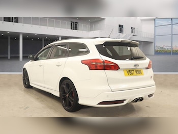 Used Ford Focus 2017 for sale - 77940218: Photo