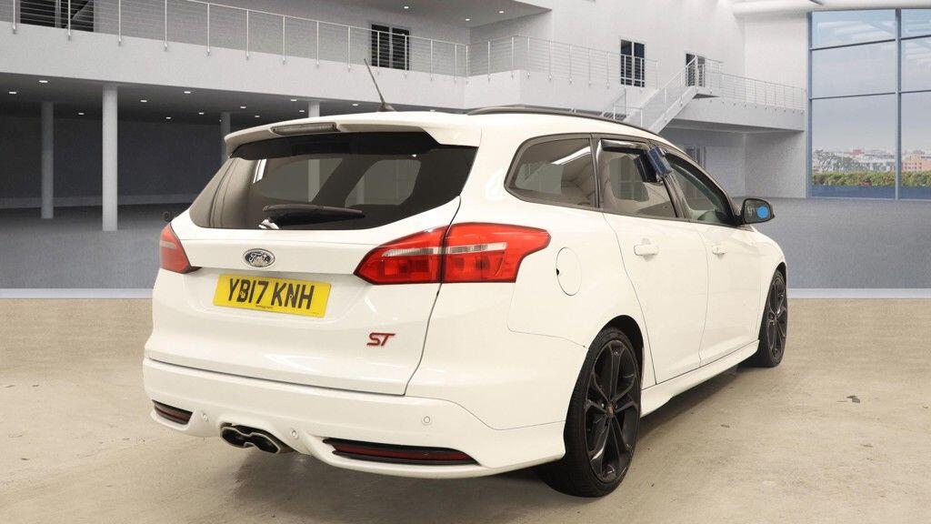 Used Ford Focus 2017 for sale - 77940218: Photo 4