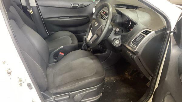 Used Hyundai i20 2012 for sale - 77737040: Photo 9