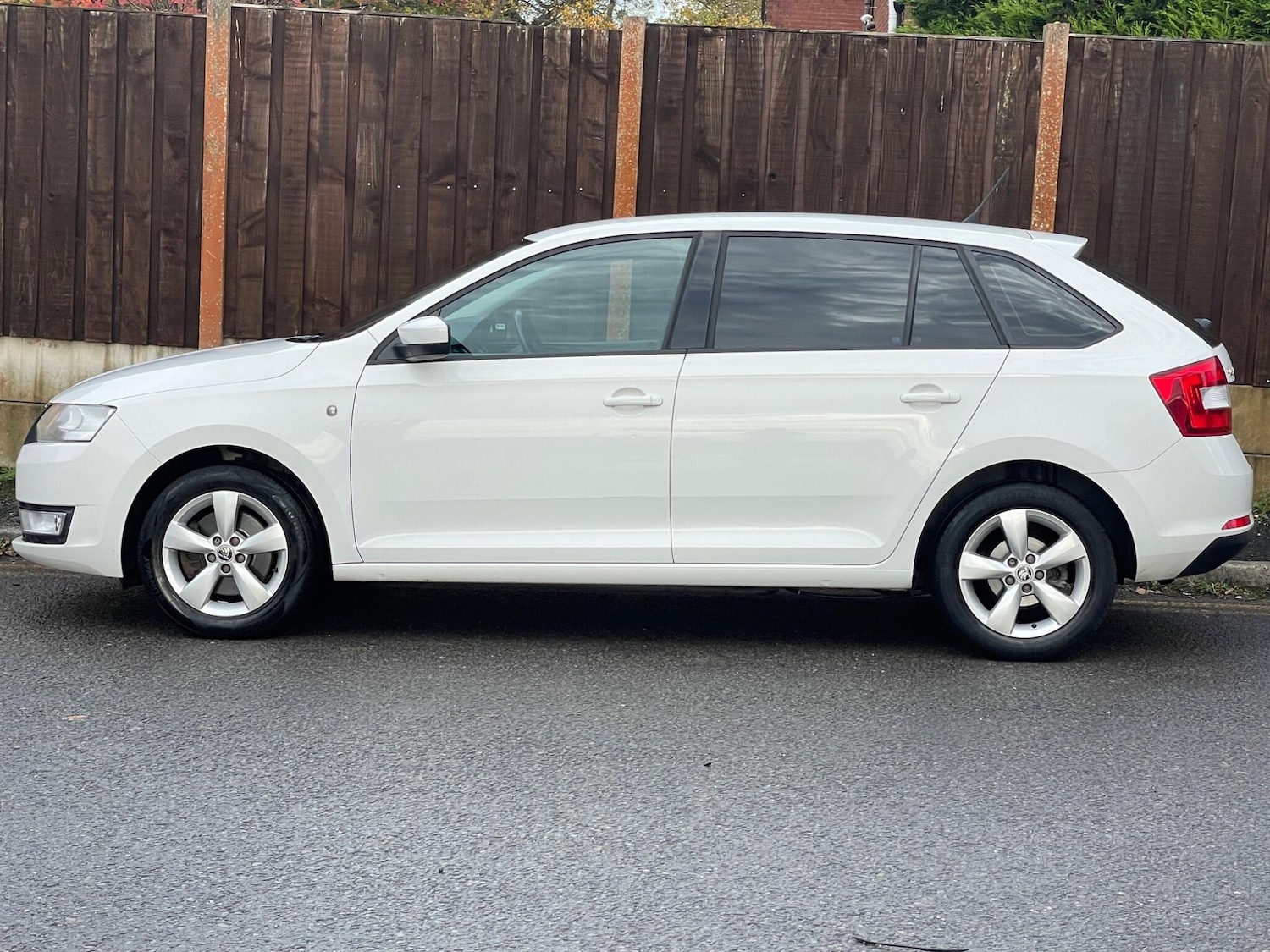 Used Skoda Rapid Spaceback 2014 for sale - 76994582: Photo 5