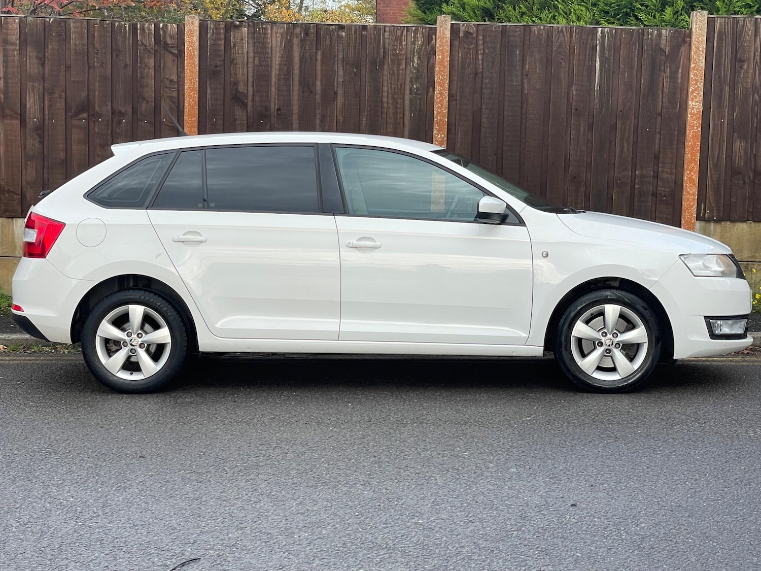 Used Skoda Rapid Spaceback 2014 for sale - 76994582: Photo 6