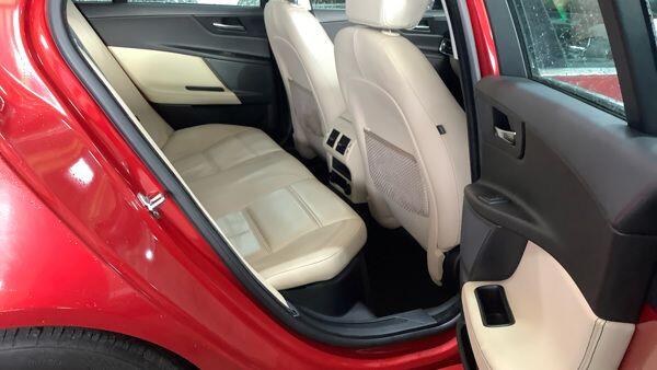 Used Jaguar XE 2015 for sale - 77524332: Photo 8